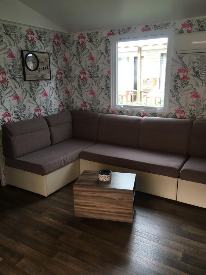 Frejus Tout Confort, Climatisation,Linge De Lit Et De Toilette, Coffre Fort, Ventilations Au Plafond Chambres Et Wifi Possible 외부 사진